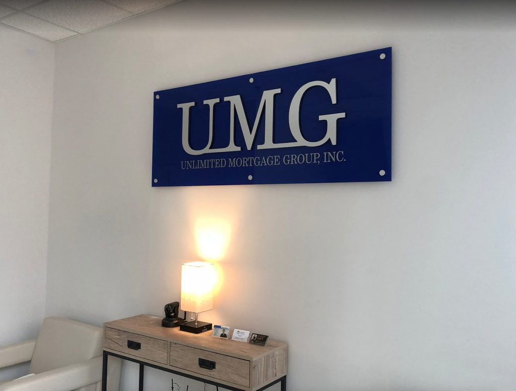 UMG_Acrylic Sign